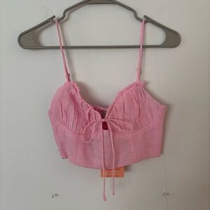 brand new! that’s so fetch light pink cropped tie front tank top🩷